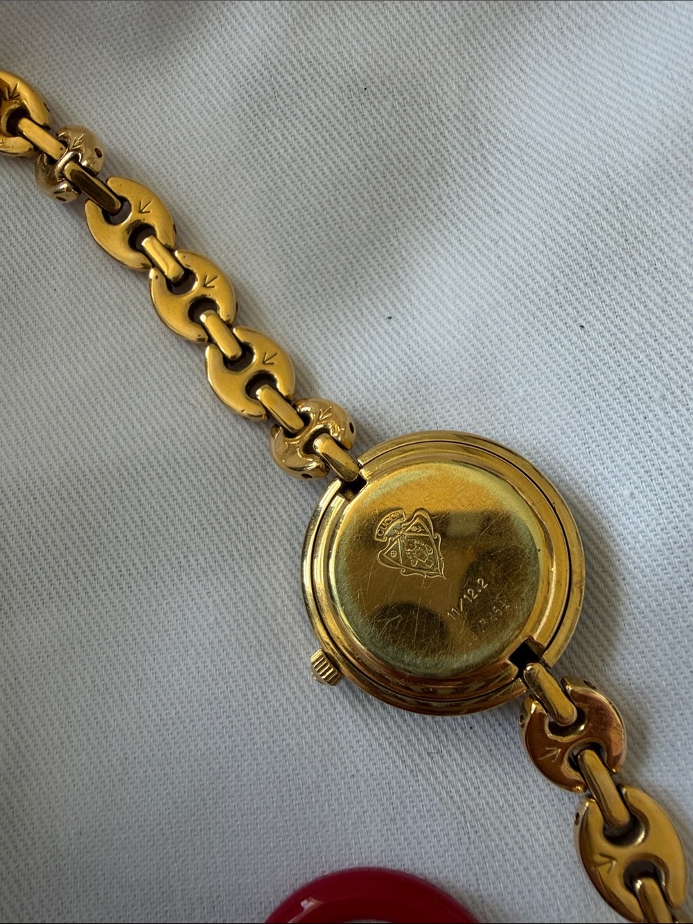 🔥🔥Vintage Gucci Women's 11/12 Gold-Tone Watch INCLUDES 11 Interchangeable Bezels - Picture 10 of 11